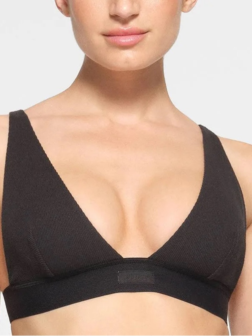 SKIMS Plunge Bralette Black Cotton Plunge Bralette in Soot. Size Large